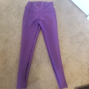 Textured scrunch butt leggings